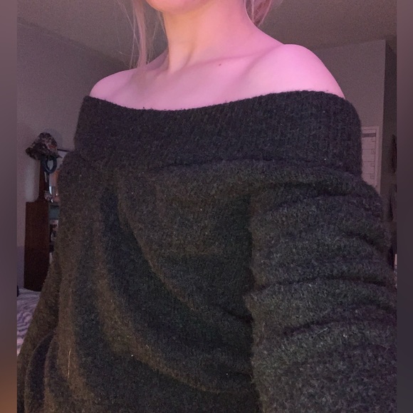 H&M Off-the-Shoulder Soft Wool Blend Sweater | Women’s Size XS - Picture 5 of 5